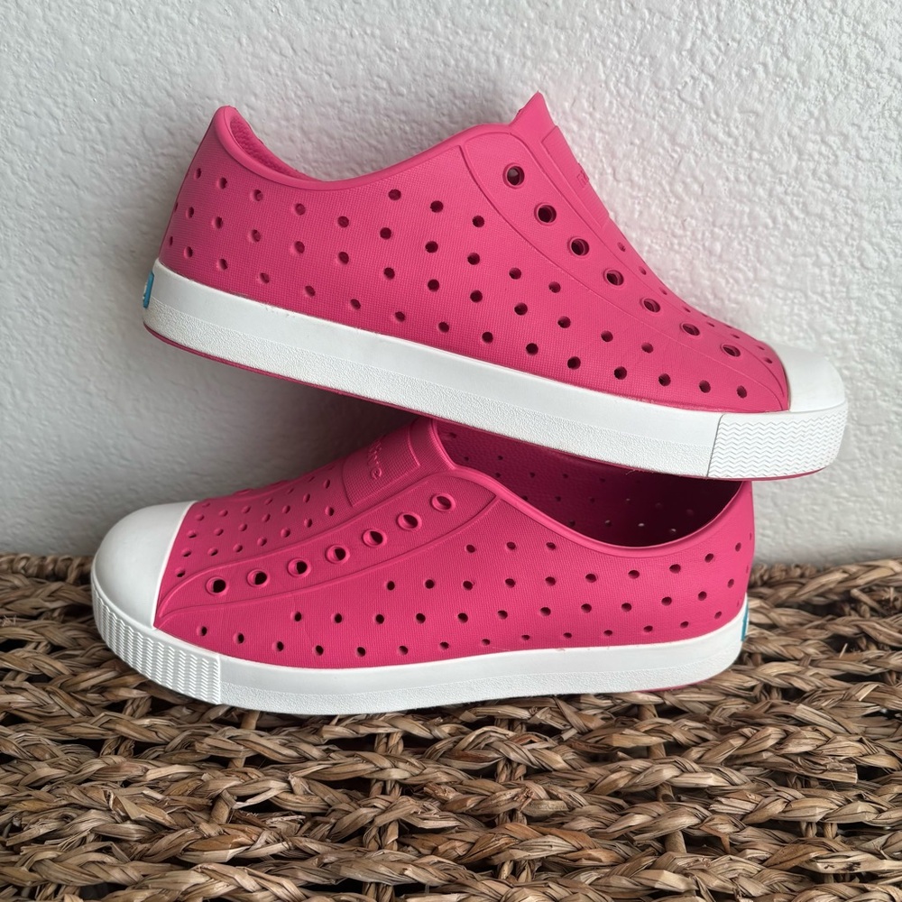 Like New- Kids NATIVE Pink Slip-On Shoes size 3